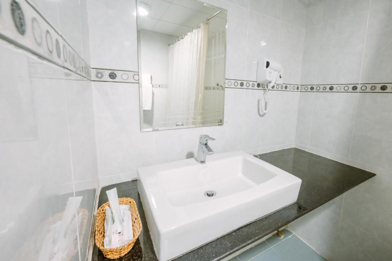 Hoang Duc Hotel Chau Doc Extérieur photo